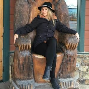 Meet your Posher, Lori